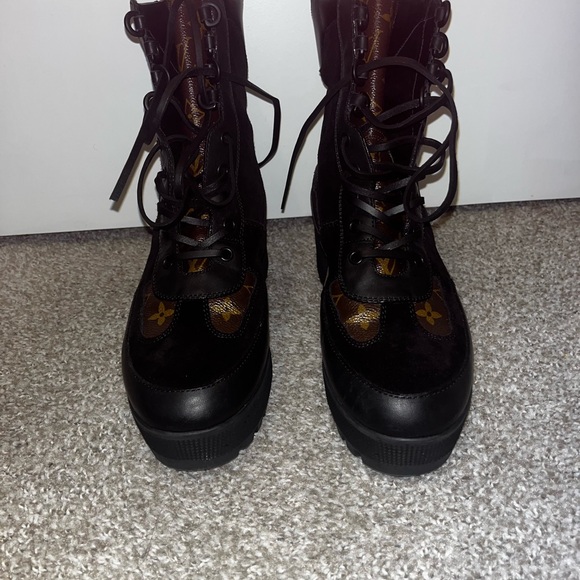Laureate Platform Desert Boot - Picture 1 of 6